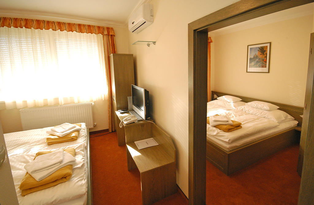 Hotel Bavaria Abda Quarto foto